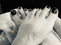 Come check Lolabrunette