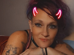 Come check RenegadeVyxen