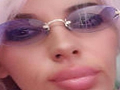 Come check HoneyLara