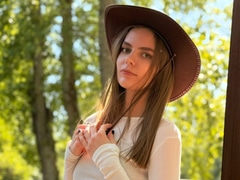 Come check AnnaSweetX