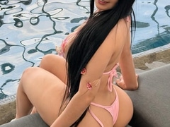 Come check KyraPeach