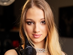 Come check EvetteYoung