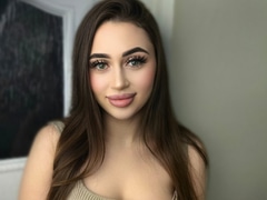 Come check LarissaSweet