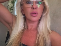 Come check MilfHanna
