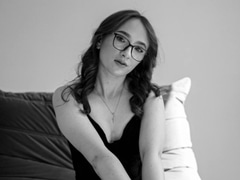 Come check Annabella-kiss