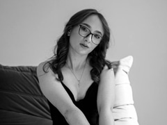 Come check Annabella-kiss