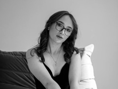 Come check Annabella-kiss