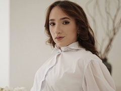 Come check Annabella-kiss