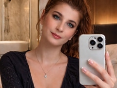 Come check Debra45