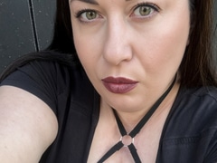 Come check MistressDi