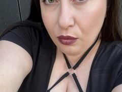 Come check MistressDi