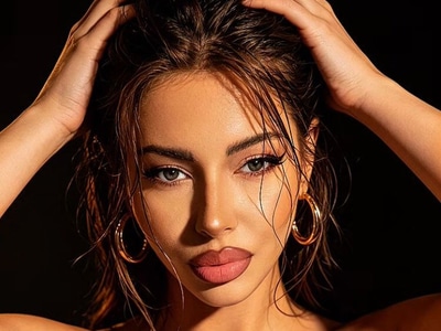 juliahayee