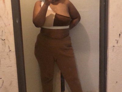 SexyyElla
