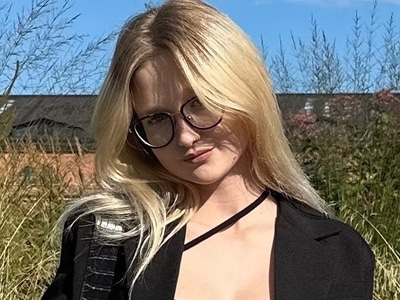 holly_woodd