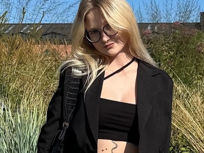 holly_woodd