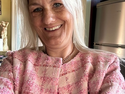 Blondmilfje46