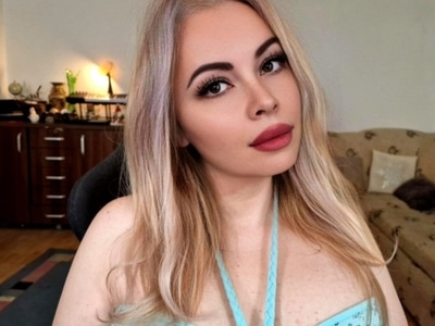 CurvyLynn