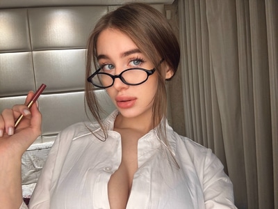 LilyColins
