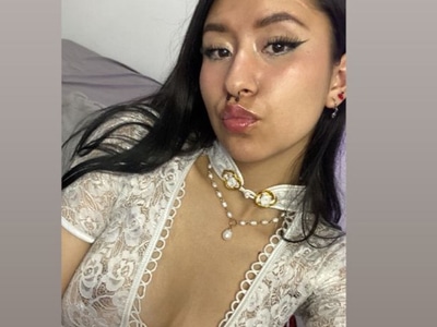 Chloe-Desire23