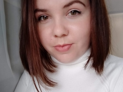 Anna-25
