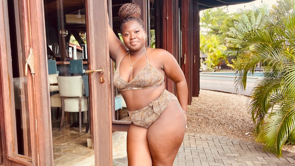Curvylicious23