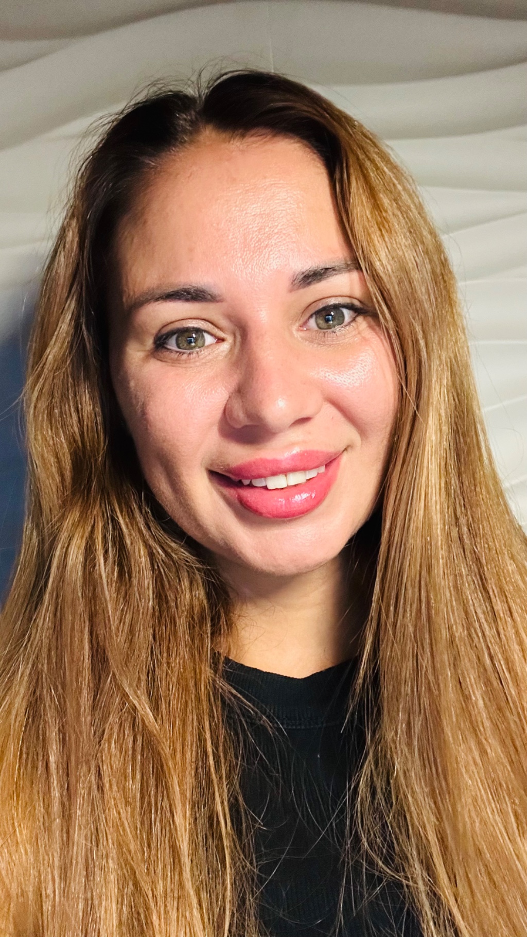 Tania19 live cam
