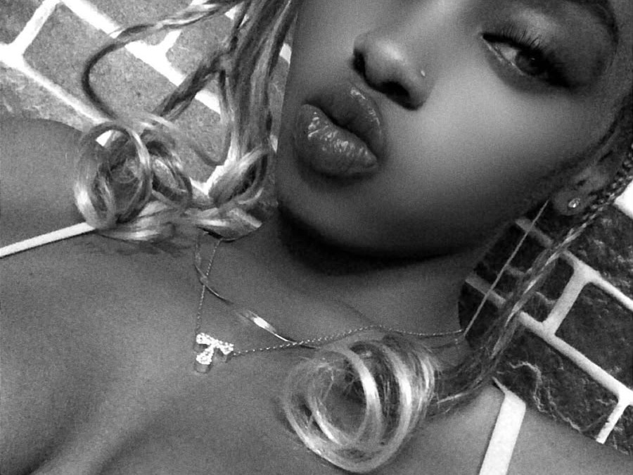 Sweetebony21